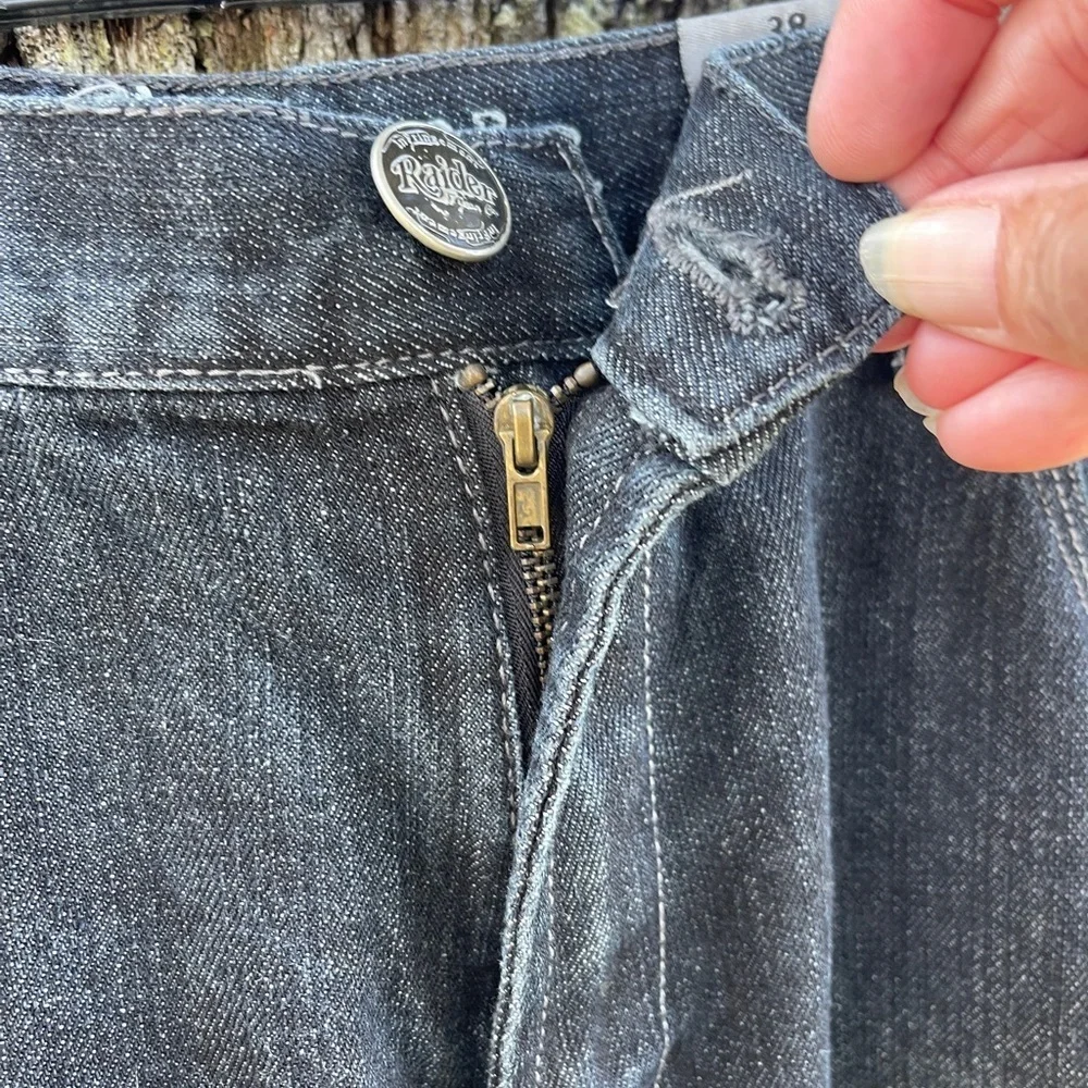 Raider Jean Co. Infringement men’s dark blue wash long baggy shorts, size 38.​ - Picture 4 of 10